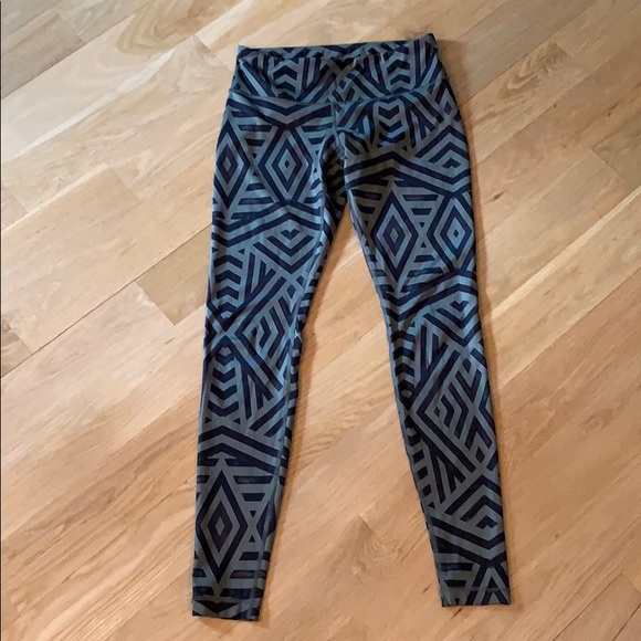 lululemon athletica Pants - Lululemon green and black geometric leggings 8